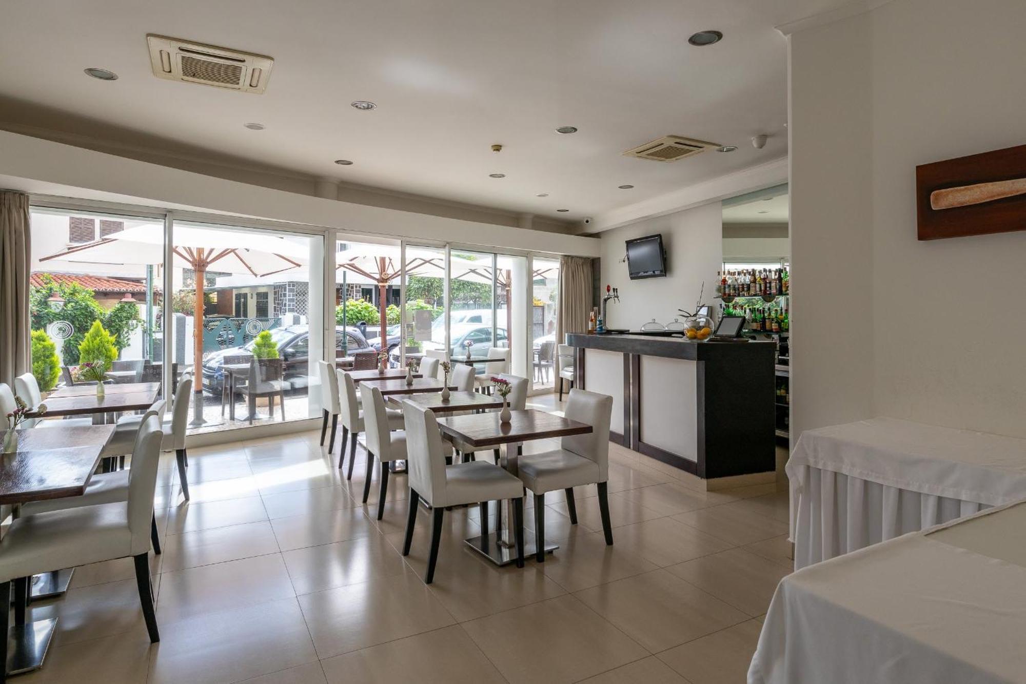 White Waters Hotel Машику Екстериор снимка