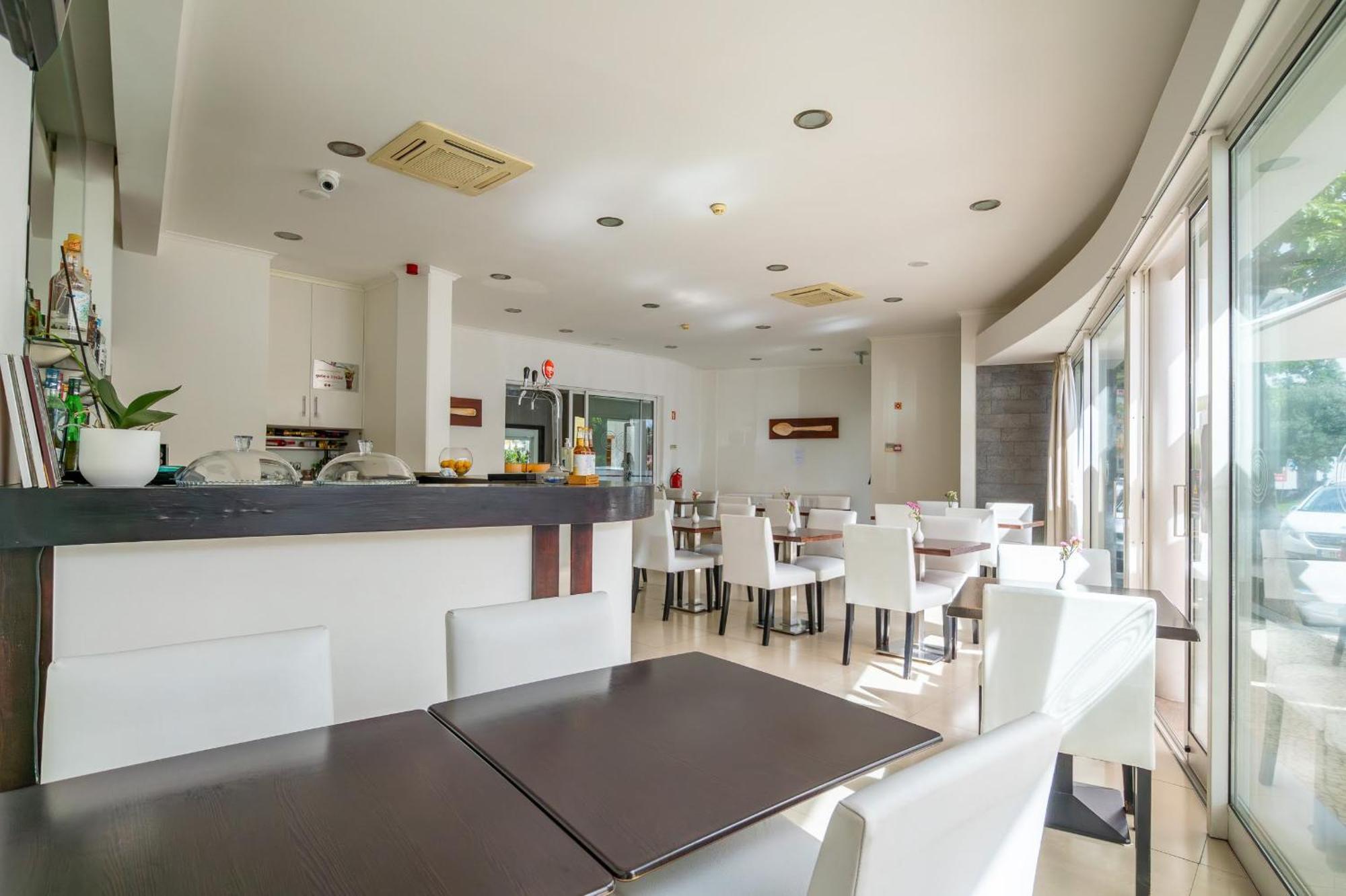 White Waters Hotel Машику Екстериор снимка