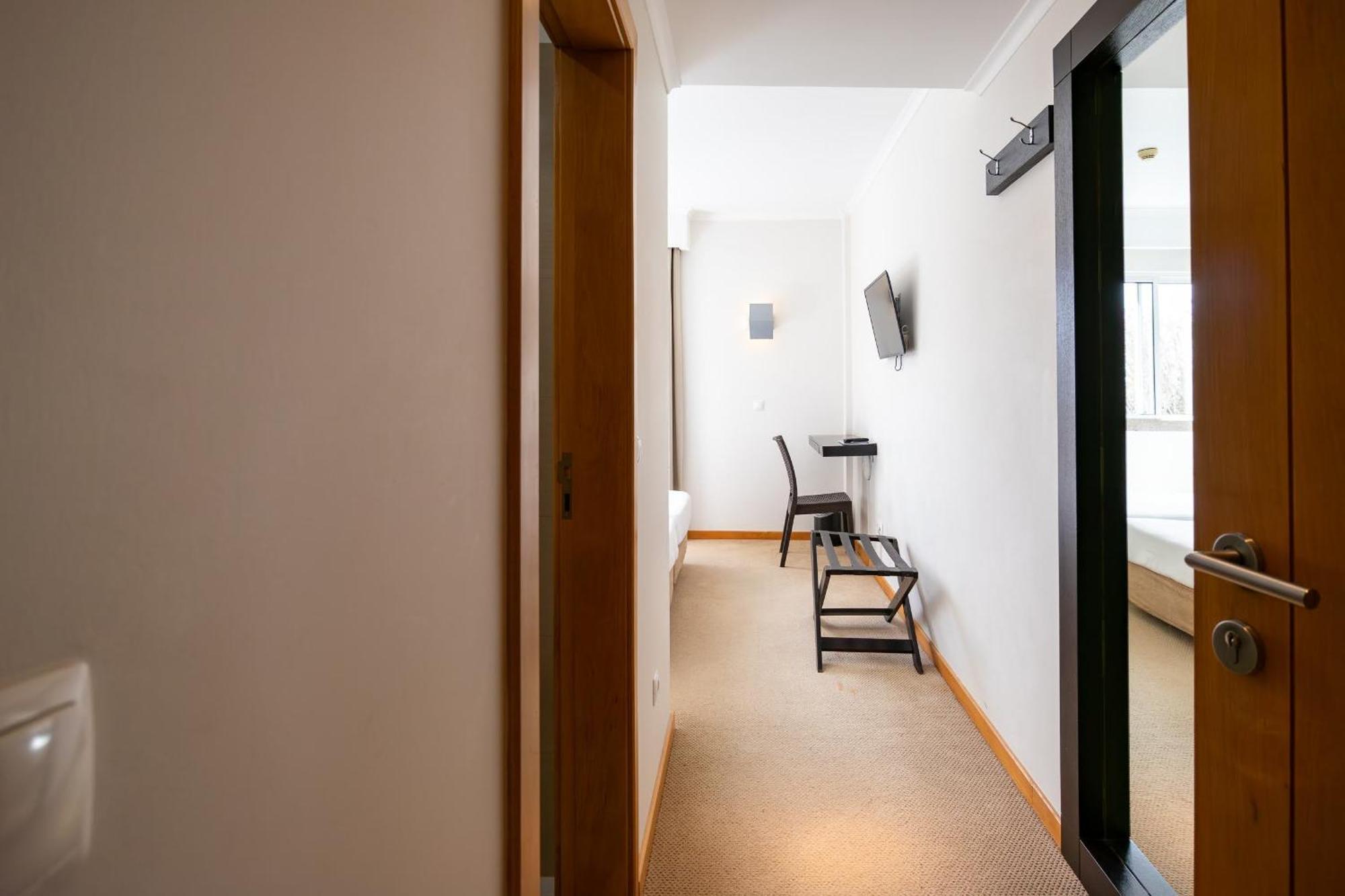 White Waters Hotel Машику Екстериор снимка