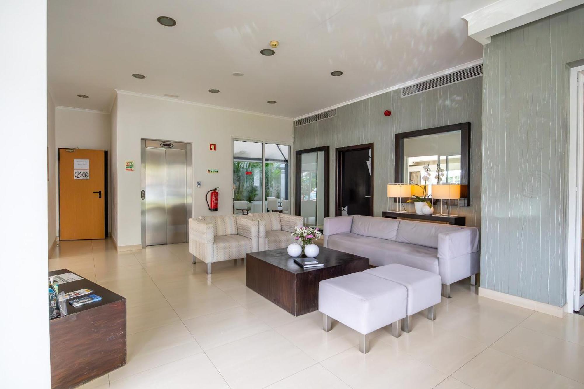 White Waters Hotel Машику Екстериор снимка